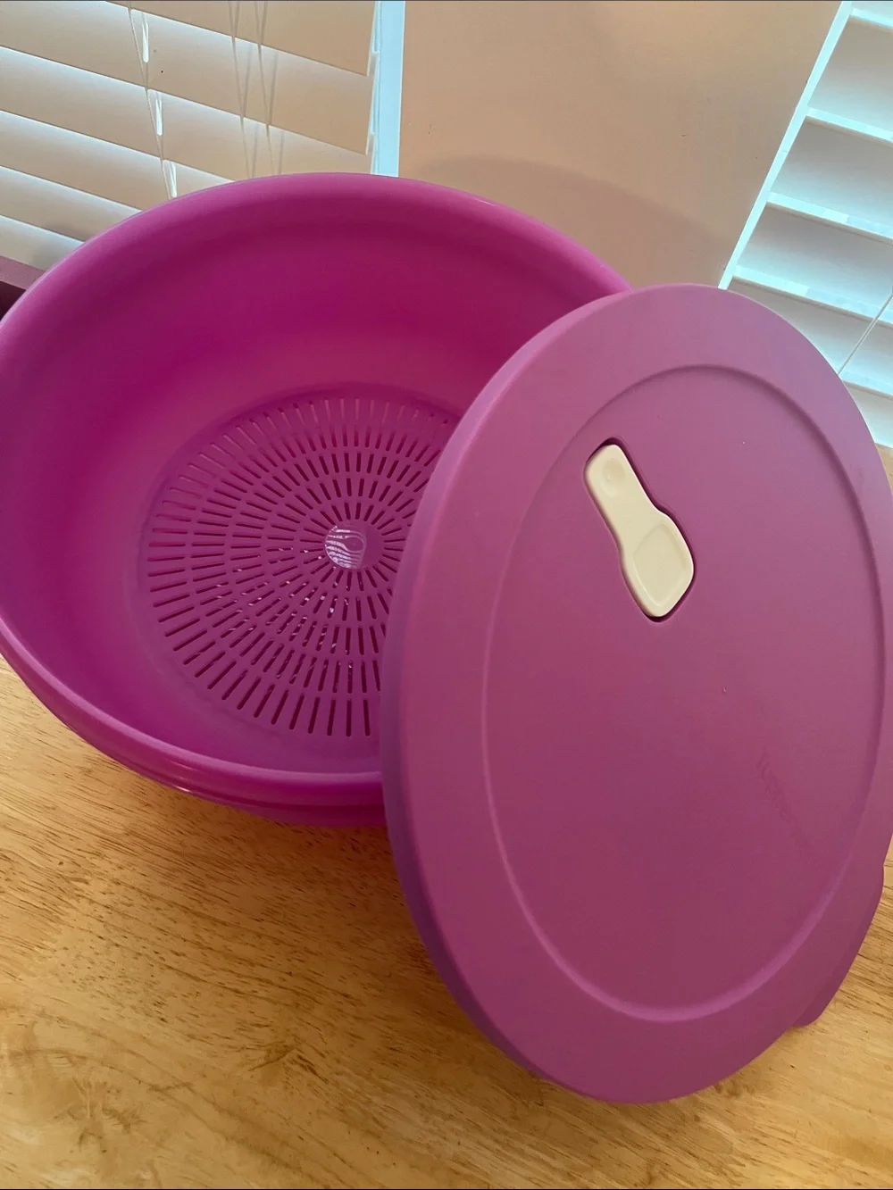 Tupperware Purple Airtight Mixing Bowl with Lid and Colander